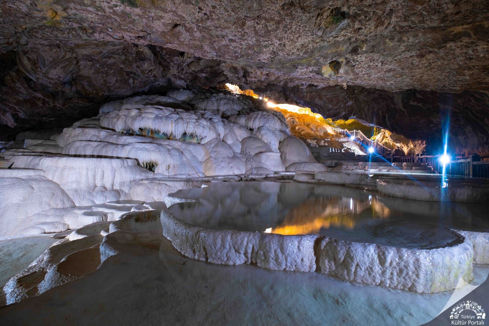 Kaklık Mağarası — the same formations as the terraces above ground, under a roof.